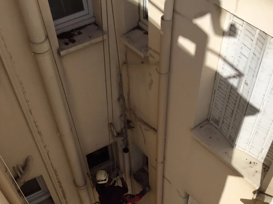 Remplacement d’une descente d’eaux usées